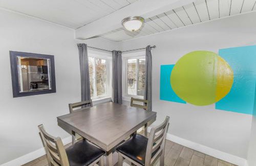 Northeast Reno Casa | Reno Upper Unit with King Bed & Pull-Out Couch