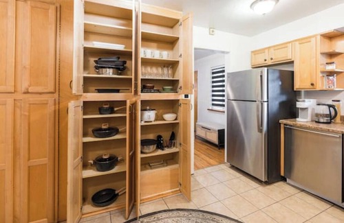 Reno Casa | Reno: Yoga+Yard+Driveway+4beds sleeps 6