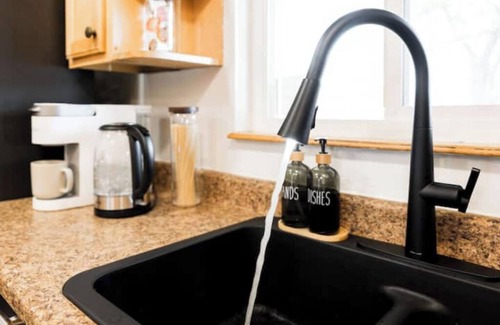 Reno Casa | Reno: Yoga+Yard+Driveway+4beds sleeps 6