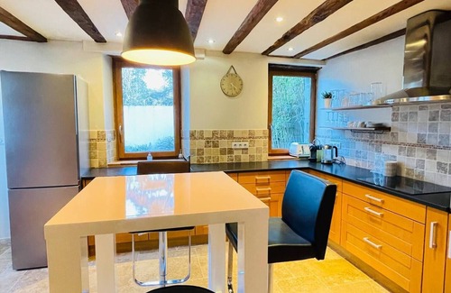 Saint-Julien-en-Genevois Casa | Renovated 19th-century farmhouse, perfect for short or extended stays.