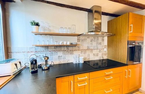 Saint-Julien-en-Genevois Casa | Renovated 19th-century farmhouse, perfect for short or extended stays.