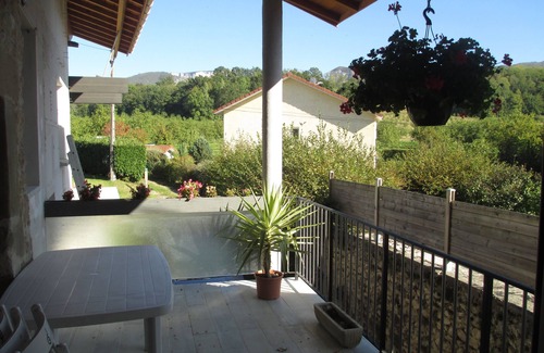 Saint-Laurent-en-Royans Casa | Renovated country house in Royans Vercors
