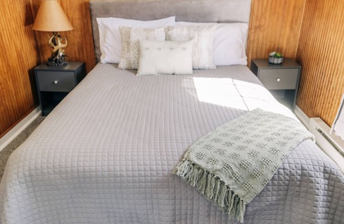 Gaines Cabina | Renovated 1-Bed Mountain Cabin