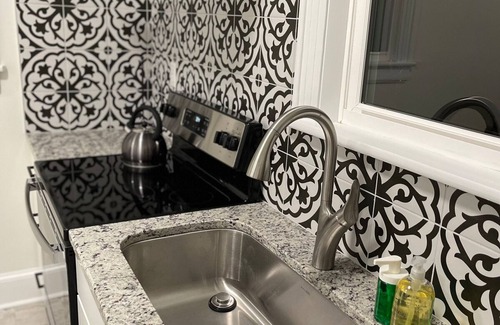 Forest Hills Apartamento | Renovated 1 Bedroom in Forest Hills - B