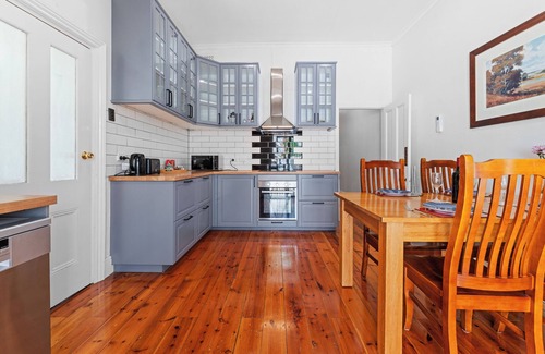 Adelaide Central Business District Cabaña | Renovated 1880s Cottage