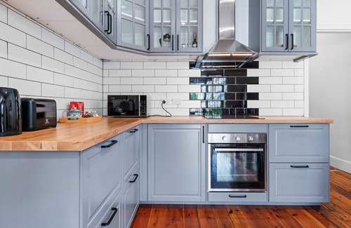 Adelaide Central Business District Cabaña | Renovated 1880s Cottage