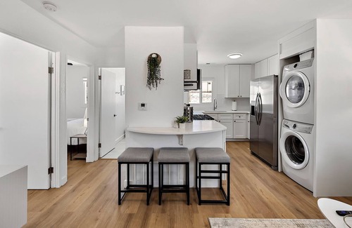 East Old Golden Rd Apartamento | Renovated 2/1 in Golden Close to I-70/Foothills