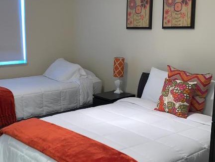 Aventura Apartamento | Renovated 2/2 Unit at Yacht Club/Aventura