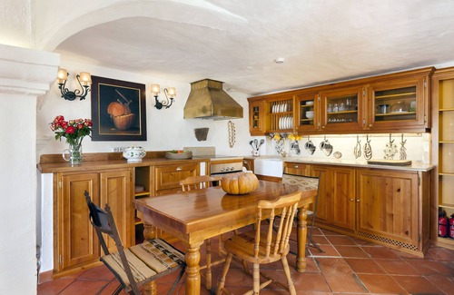 Azoia Cabaña | Reformado 2 dormitorios, 2 baños, terrazas W / vista al mar, en la mayor parte del precioso pueblo de Sintra
