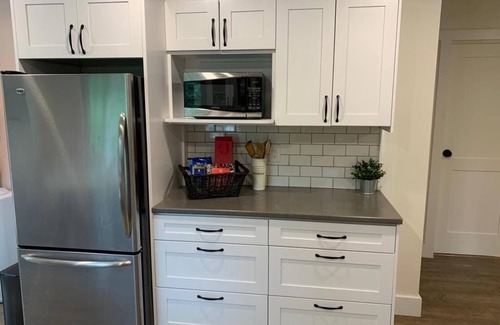 Mayne Island Cabaña | Renovated 2 bedroom Gulf Island Getaway on Mayne Island for monthly stays