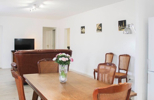 Drancy Apartamento | Renovated 2-bedroom apartment