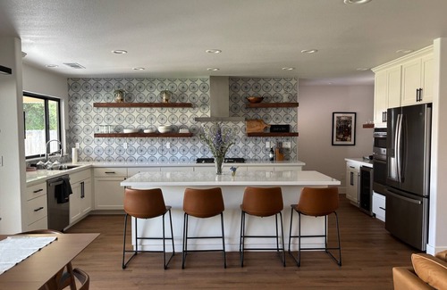 Lodi Casa | Renovated 2 bedroom in a great West End location.