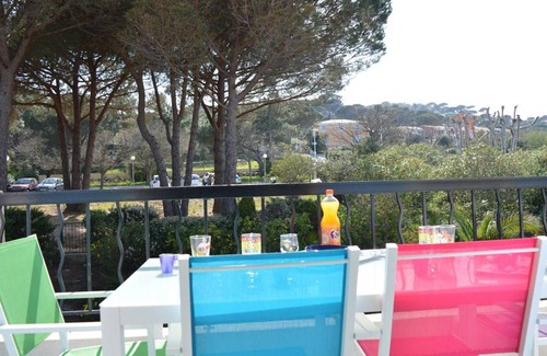 Sainte-Maxime Apartamento | Apartamento renovado 2 habitaciones con terraza, aire acondicionado y wifi, a 200m de la playa