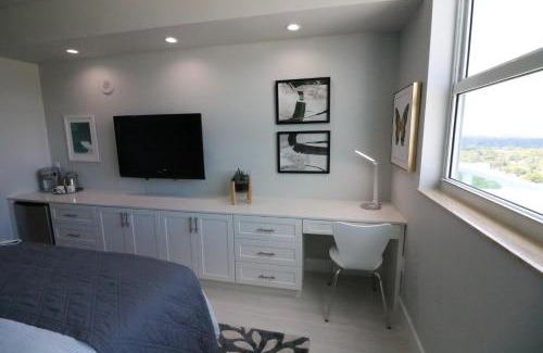 Coconut Grove Apartamento | Renovated 21st Floor Private Unit located in Coconut Grove Hotel