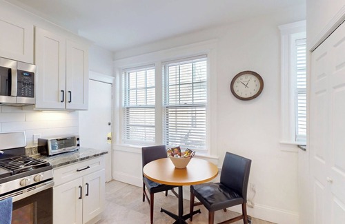 Coolidge Corner South Side Apartamento | Renovated 2B, In-unit Laundry, Longwood, 1st Flr