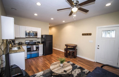 Near East Side Cabaña | Renovated 2br/2ba Near Downtown