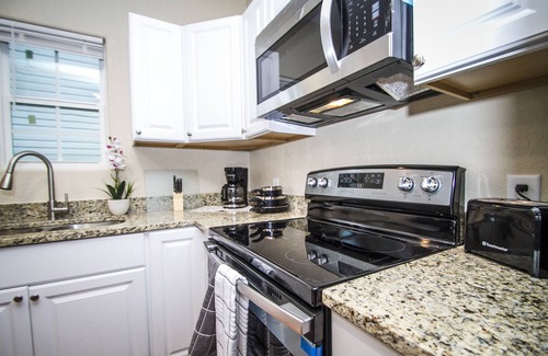 Near East Side Cabaña | Renovated 2br/2ba Near Downtown