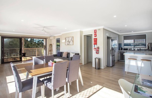 Umina Beach Apartamento | Renovated 3 bed Unit with Views