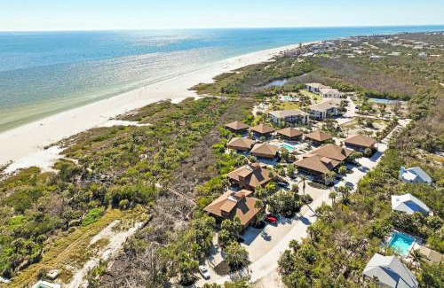 Sanibel Casa | Renovated 3-BR Villa with Rooftop Sundeck, Gulf Views and Private Beach