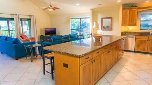 Sanibel Casa | Renovated 3-BR Villa with Rooftop Sundeck, Gulf Views and Private Beach
