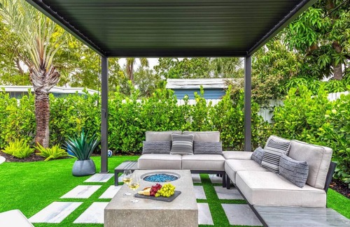 Tarpon River Casa | Renovated 3BR/2BA Luxury Home w/ Gym & Heated Pool