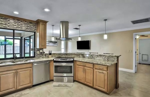 Whitfield Casa | Renovated 3BR | Dog Friendly | Pond View | W/D