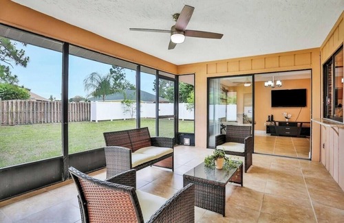 Whitfield Cabaña | Renovated 3BR Dog Friendly Pond View W/D