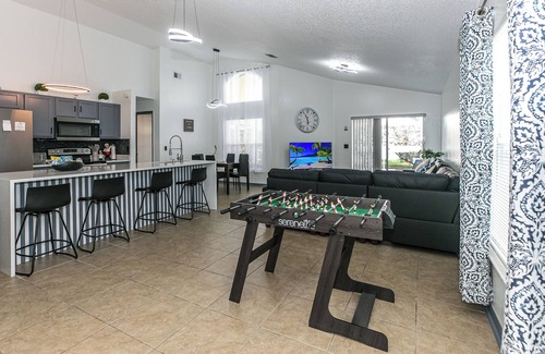 Westridge Casa | Renovated 4bd house close to Disney with heated pool, fireplace in Davenport