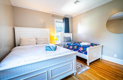 Ashmont Apartamento | Renovated 4BR3BA Escape - Near Public Transportation