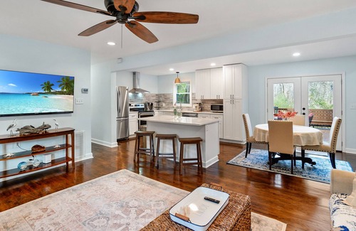 Beaufort Casa | Renovated: 6 min to Parris Island - 10 min to downtown - Family Gem - Beach Pass