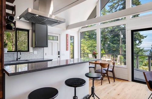 South Colby Casa | Renovated A-frame with water view