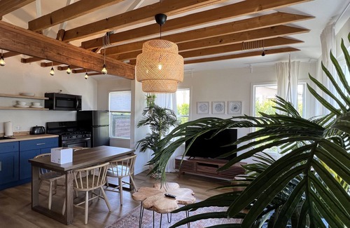 Los Angeles Casa | Renovated and designed by an LA based architect with a wonderful front yard.