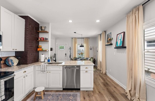 Cleveland Casa | Renovated and Professionally Designed 3Bed Home!