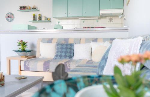 Adelianos Kampos Apartamento | Renovated apartment in Adelianos Kampos