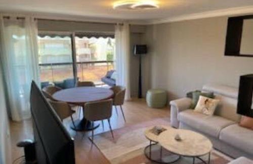 Plaine de la Brague Apartamento | Renovated apartment - 2 bedrooms with balcony