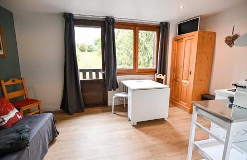 Combloux Apartamento | Renovated apartment and Near The Slopes!