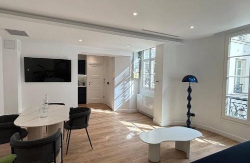 8th Arrondissement Apartamento | Renovated Apartment near Tuileries and Concorde