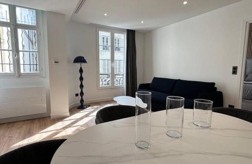 8th Arrondissement Apartamento | Renovated Apartment near Tuileries and Concorde