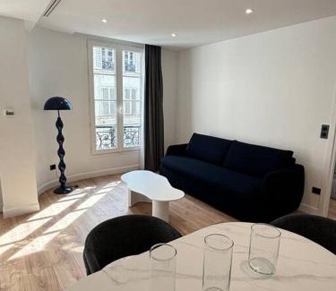 8th Arrondissement Apartamento | Renovated Apartment near Tuileries and Concorde