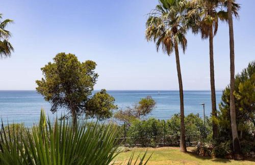 Nueva Milla de Oro Apartamento | Renovated apt Douro - balcony right at the sea