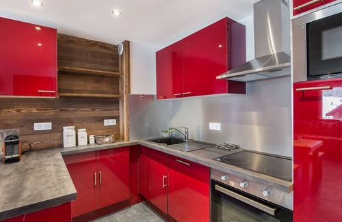 Courchevel Apartamento | Apartamento renovado cerca de las pistas con vista a las montañas y acomodaciones para 6 personas