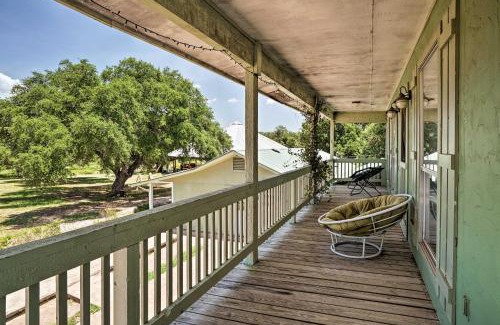 Austin Apartamento | Renovated Austin Apt with Pool at Stunt Ranch!