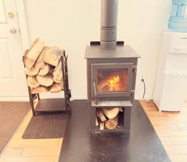Bouchette Chalet De Esquí | Renovated chalet for rent in front of the lake