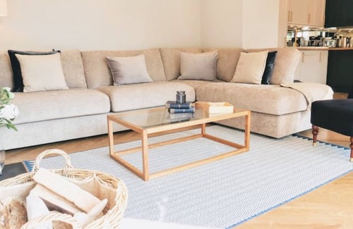 Cardross Casa | Renovated characterful coach house close to Loch Lomond and Helensburgh