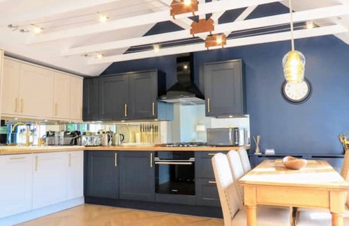 Cardross Casa | Renovated characterful coach house close to Loch Lomond and Helensburgh