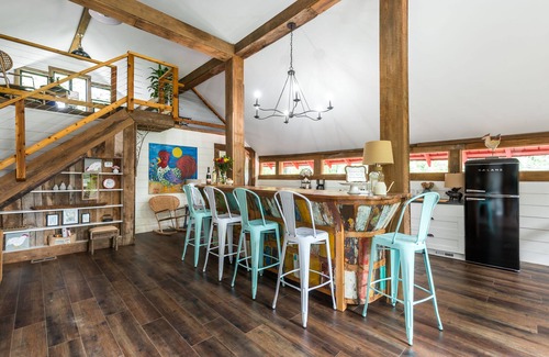 Roswell Casa | Renovated Charming Barn in Historic Roswell