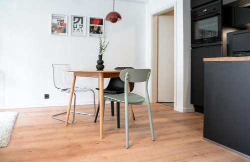 Gare Apartamento | Renovated Chic Studio 5 Min to City Center