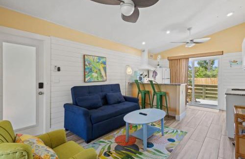 Sanibel Casa | Renovated Cottage at the Historic Palms Inn of Sanibel- Includes Pool and Bikes