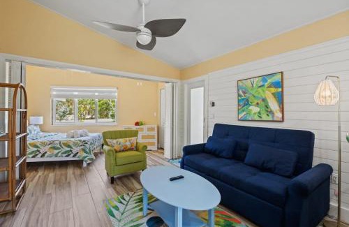 Sanibel Casa | Renovated Cottage at the Historic Palms Inn of Sanibel- Includes Pool and Bikes