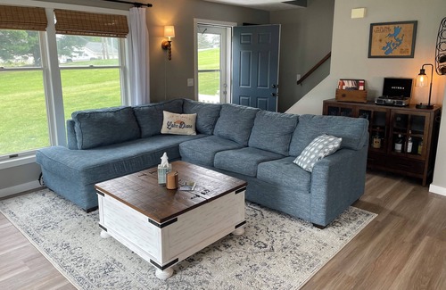 Frontier Cabaña | Renovated cottage in quiet lake community. Game room. All-sports Lake Diane.